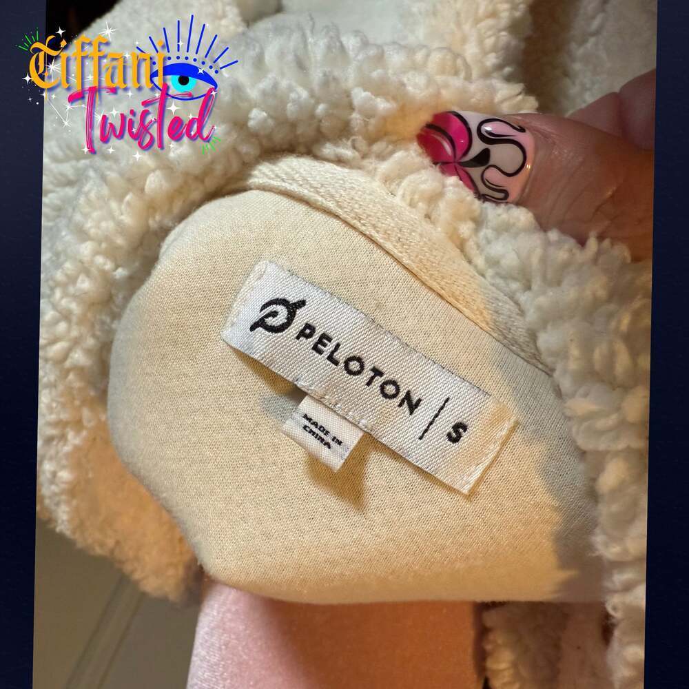 ✨ Peloton Sherpa Fleece Jacket – Cream / Pink – Size Small - Picture 6 of 6